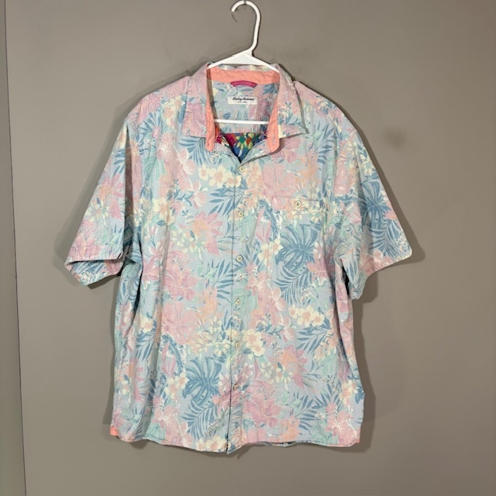 Tommy Bahama Shirt Mens 2XL Multicolor Nova Wave Hawaiian Short Sleeve Button Up
